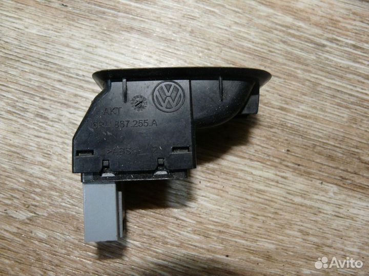 Кнопка стеклоподъемника Volkswagen Polo 6RU867255A