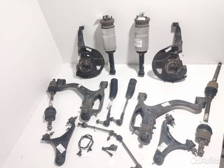 Кулак передний левый Land Rover Discovery 4 рест