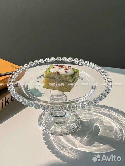 Тортница на ножке