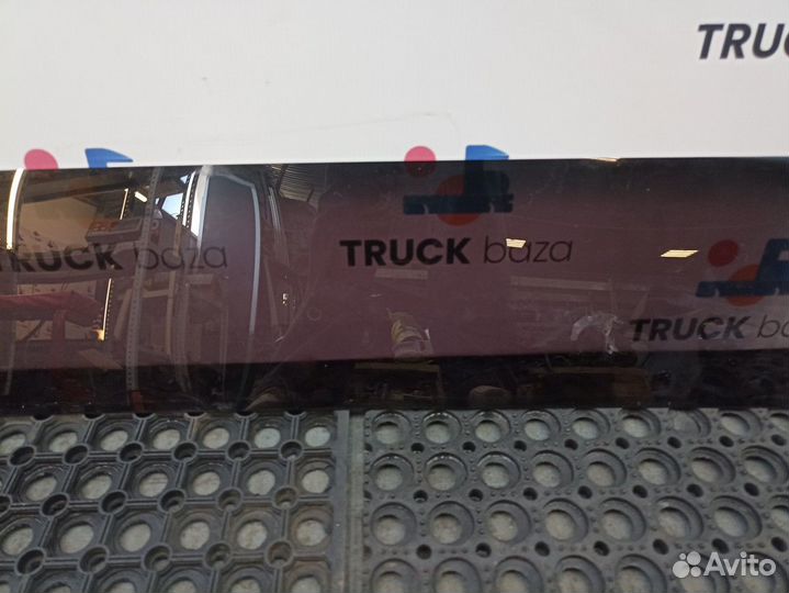 81629442008 Стекло боковое верхнее