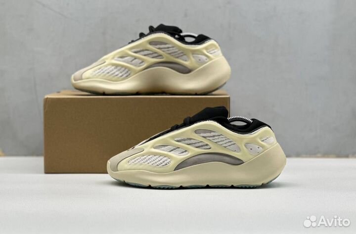 Женские кроссовки Adidas (36-40)