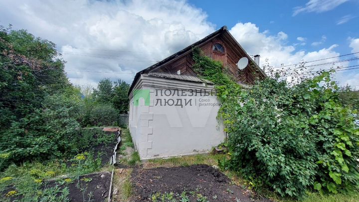 Дом 52 м² на участке 6,3 сот.