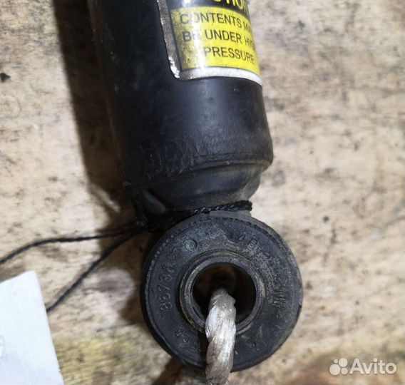 Стойки задние амортизатора Cadillac Escalade