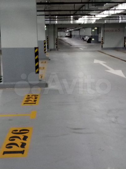 Машиноместо, 14 м²