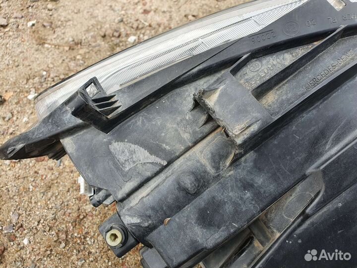 Фара левая Mercedes Sprinter 907 w907