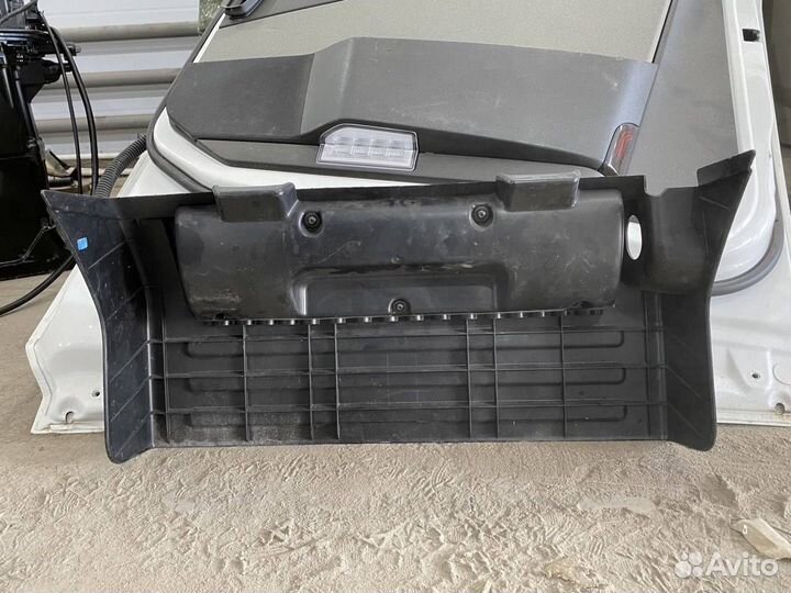 Брызговик левый Renault T 21094395