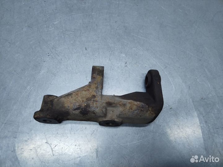 Кронштейн генератора Honda Logo GA3 2000 г.в