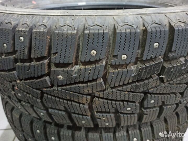 Roadstone Winguard WinSpike 215/65 R16 102T