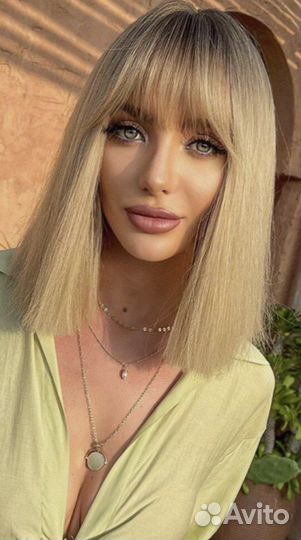 Парик блонд прямой с челкой