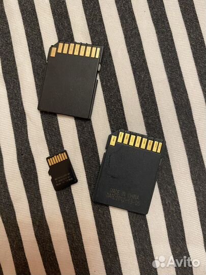 Карта памяти MicroSD и 2 адаптера