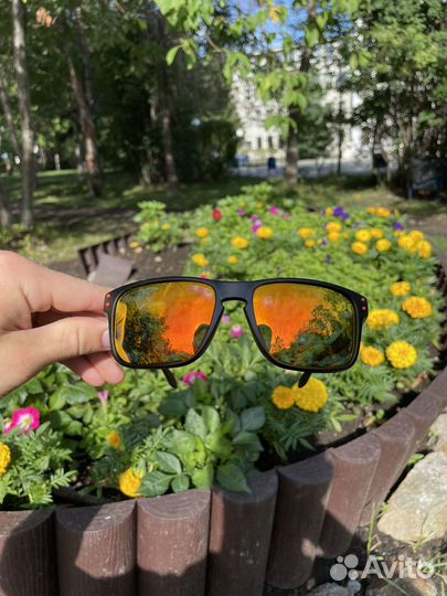 Новые солнцезащитные очки Oakley Holbrook