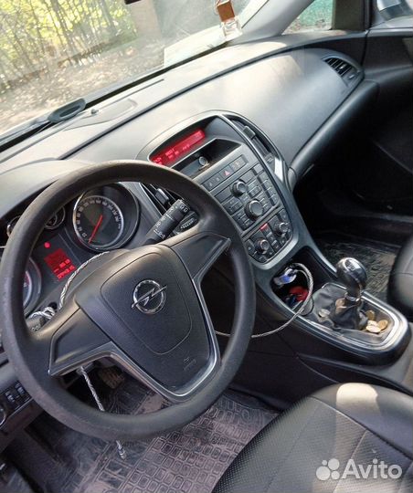 Opel Astra 1.6 МТ, 2013, 114 500 км