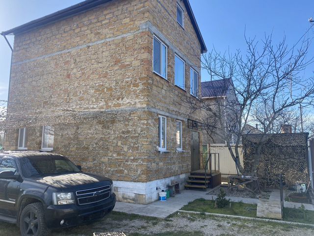 Дом 146 м² на участке 4 сот.