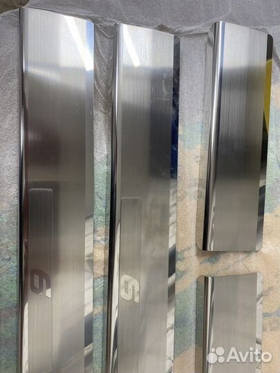 Хромированные накладки на пороги мазда 6