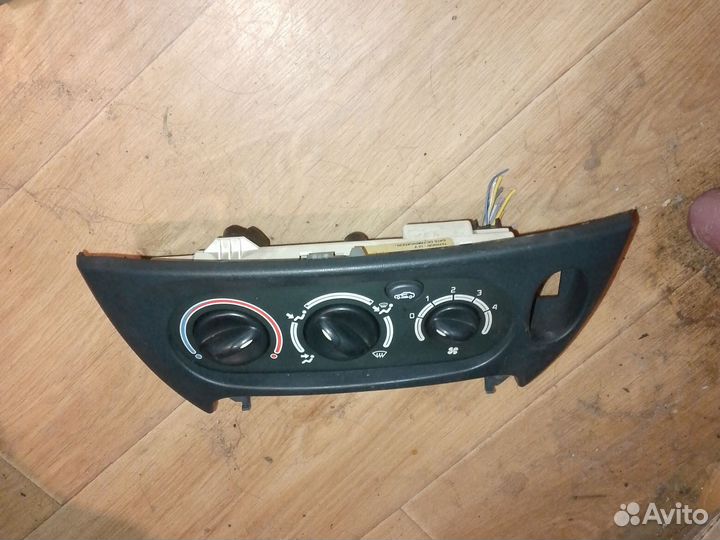 Блок управления печкой Рено Меган 1