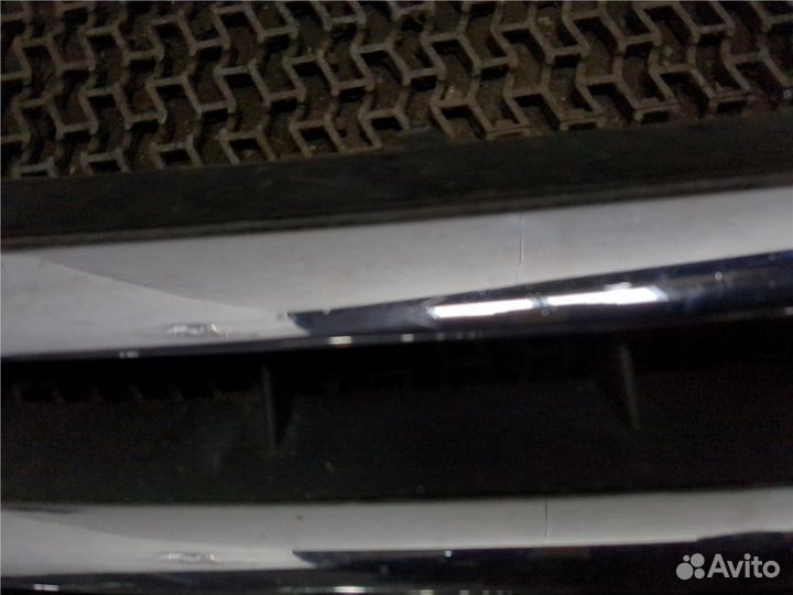 Решетка радиатора Volkswagen Touareg, 2003