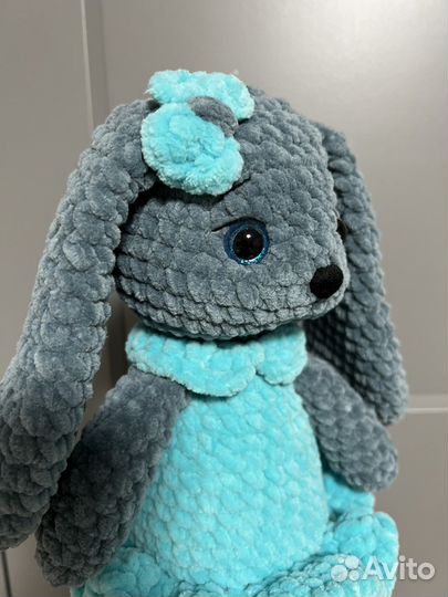 Заяц вязаный с длинными ушами, игрушка