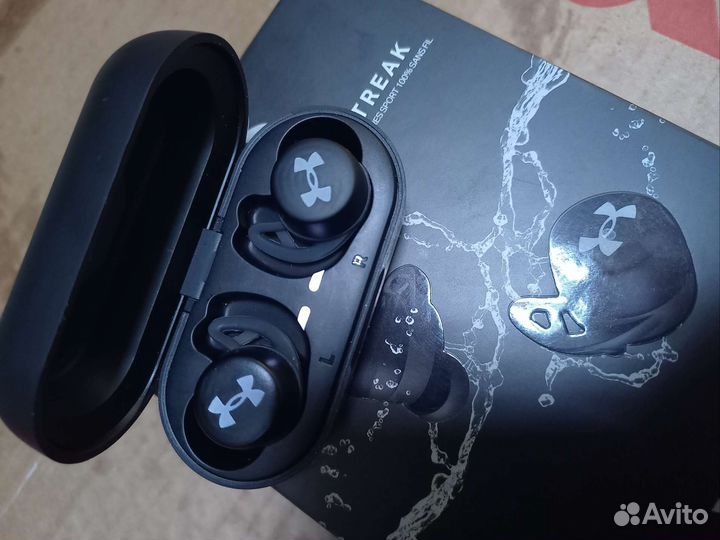 Беспроводные наушники jbl