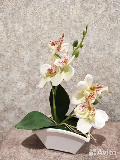 Орхидея искусственная