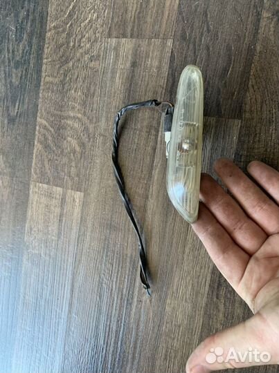 Повторитель поворотника левый BMW E90