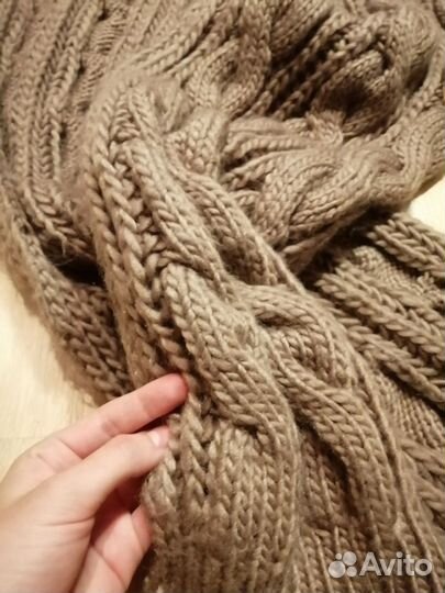 Женский шарф вязаный на осень бежевый