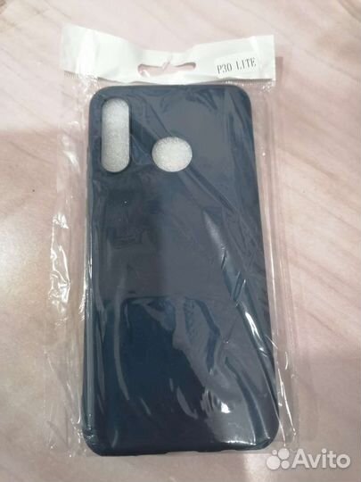 Продам чехлы на honor 20 Lite