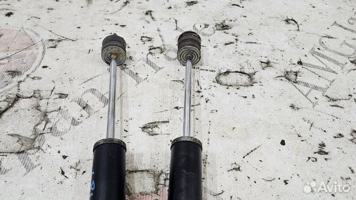 Передние амортизаторы AMG на Mercedes-Benz W126