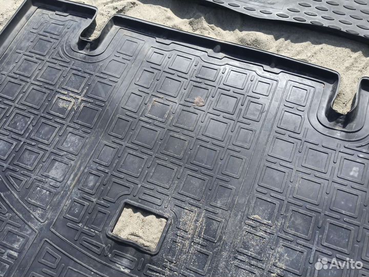 Коврики в багажник LADA largus