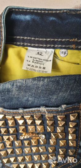 Продаются нарядные джинсы со стразами б/ у