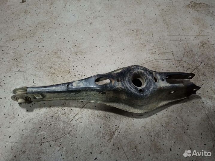 Рычаг задний поперечный нижний правый VW golf 7