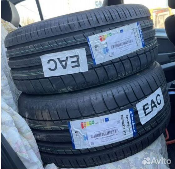 Triangle Sports TH201 235/55 R17