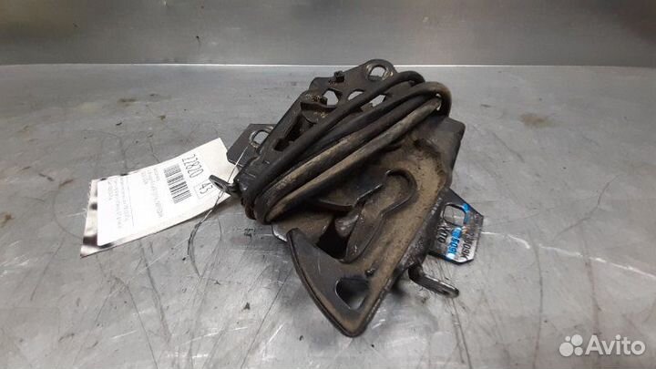Замок капота Volkswagen Passat B5 1996-2000