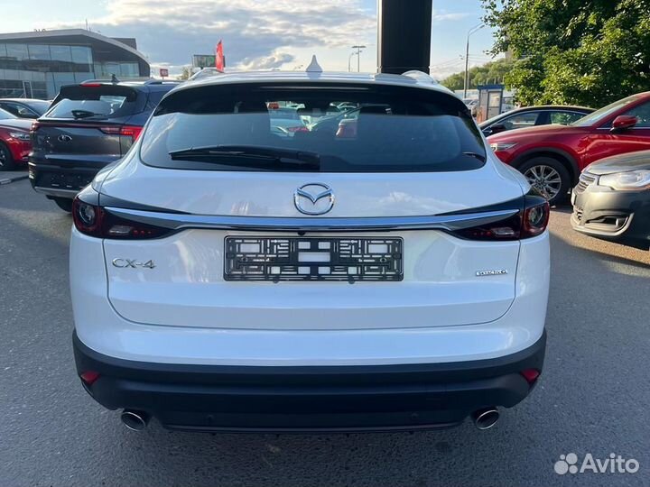 Mazda CX-4, 2022