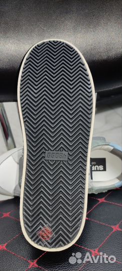 Кроссовки женские