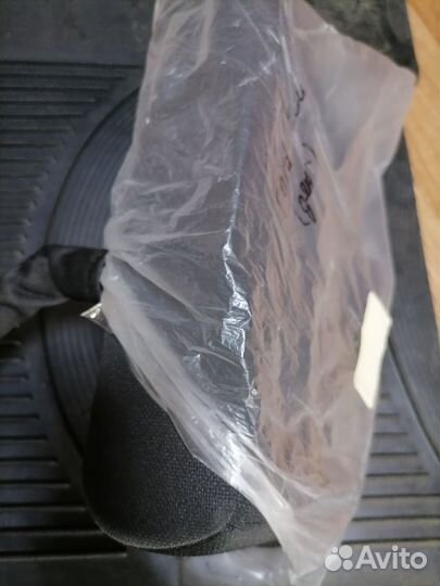 Подлокотник декоративный Ford Focus II на кронштей