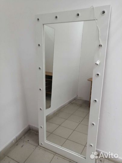 Зеркало напольное с подсветкой