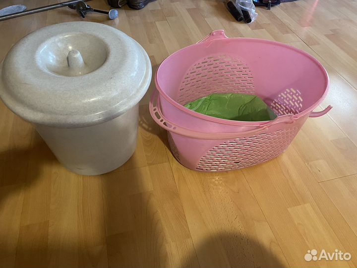 Ведро пластиковое с крышкой