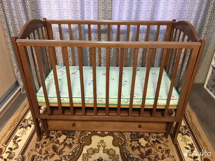 Детская кроватка маятник