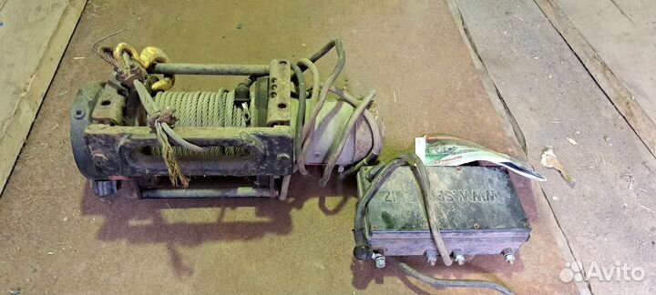 Лебедка автомобильная электромеханическая