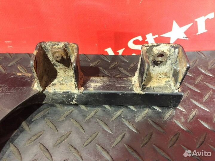 Кронштейн крыла правый Volvo FH