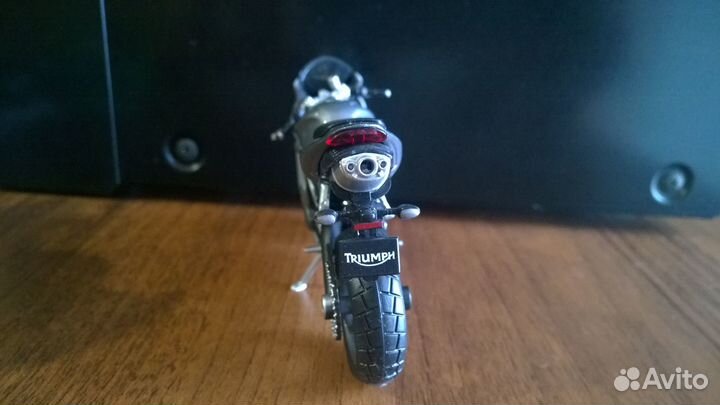 Модель мотоцикла Triumph Daytona 675