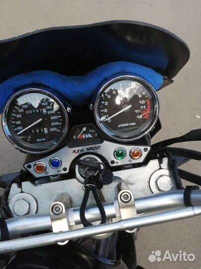Yamaha XJR 1200