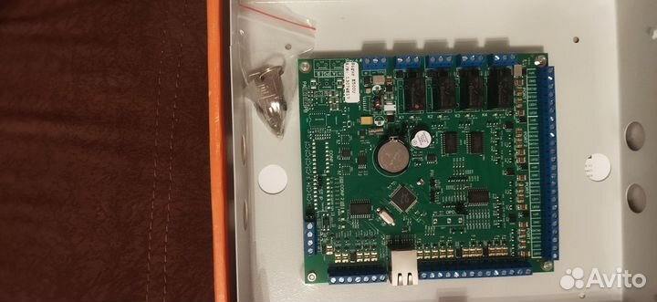 Сетевой контроллер Sigur E500 скуд 4 двери