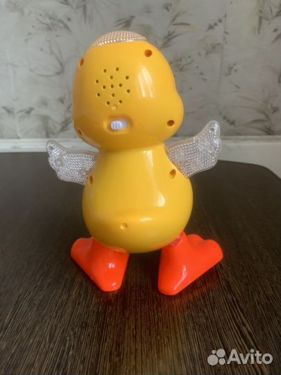 Интерактивная игрушка утка