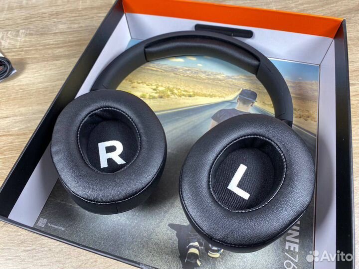 Беспроводные наушники JBL Tune 760NC