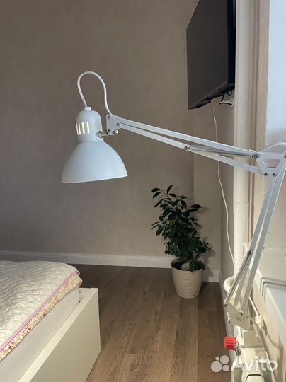 Маникюрная лампа