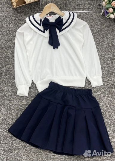 Костюм с юбкой для девочки