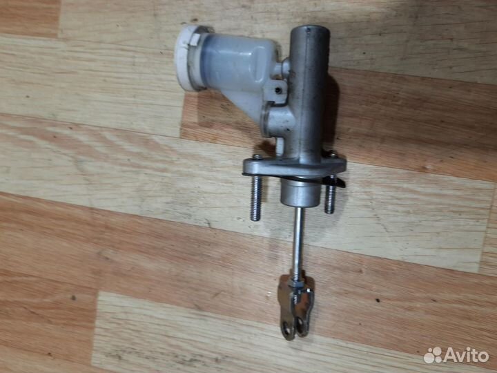 Цилиндр сцепления главный L200/5 mitsubishi L200