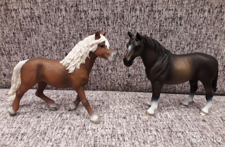 Фигурки лошадей Schleich