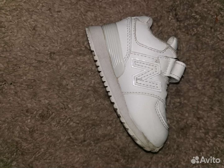 Кроссовки для девочки